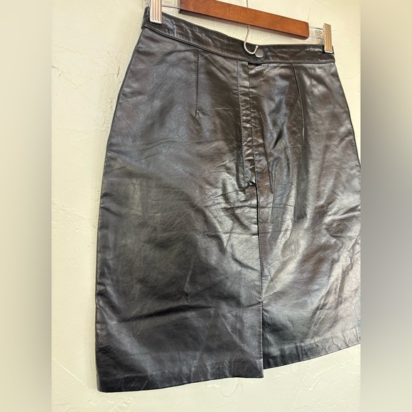 VINTAGE Yvette Bugatti Black Leather Skirt‎ Mini Short Sexy Goth 90s Y2K Size 8 - Picture 8 of 14